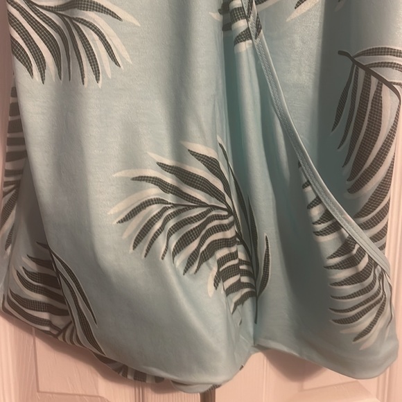 Women's floral print v neck top in teal and black size small NWOT - Picture 5 of 7